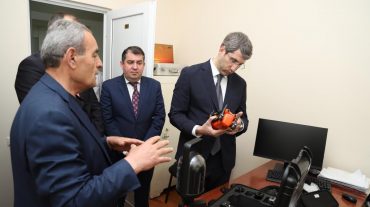 Ավելի քանի 15 նոր՝ միջազգային ստանդարտներին համապատասխան լաբորատոր սարքավորումներ. Նախարարը շրջայց է կատարել «Փորձագիտական կենտրոն»-ում