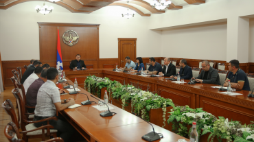 Արցախի պետնախարարի մոտ քննարկվել են պարենային անվտանգության ու տնտեսության աշխատանքի հետ կապված հարցեր