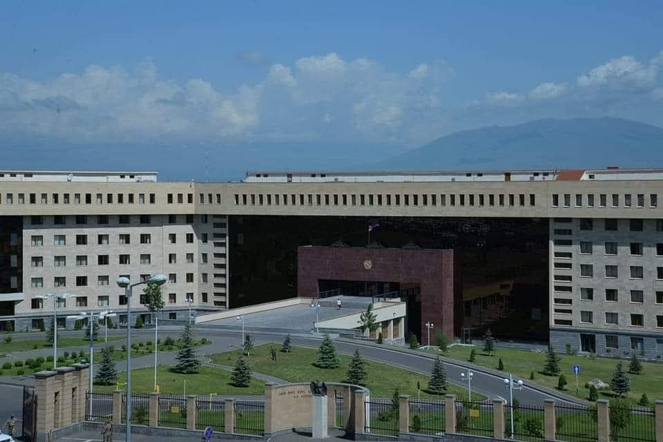 Ադրբեջանի ԶՈՒ-ն կրակ է բացել Երասխի հատվածում տեղակայված հայկական դիրքերի ուղղությամբ․ ՀՀ ՊՆ