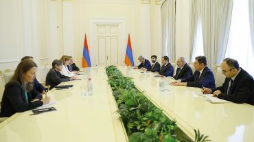 Վարչապետն ընդունել է Կանզասի նահանգապետ Լաուրա Քելլիին և Ազգային գվարդիայի հրամանատար Մայքլ Վերներդին
