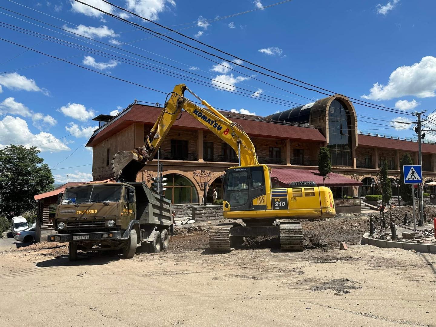 Հիմնանորոգվում է Հրազդանի տրանսպորտային հանգույց-Ծաղկաձորի մարզահամալիր հանրապետական նշանակության ավտոճանապարհի մի հատվածը