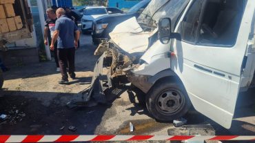Էջմիածին-Երևան ավտոճանապարհին բախվել են «ZIL» և «GAZelle» մակնիշների բեռնատարները․ կա տուժած