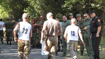 Զինծառայողների ատեստավորման գործընթացին հետևելու նպատակով Սուրեն Պապիկյանը և  Էդվարդ Ասրյանն այցելել են ՊՆ զորամասեր