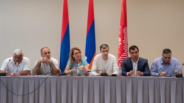 Տեղի է ունեցել «Ապրելու երկիր» կուսակցության քաղաքական խորհրդի ընդլայնված կազմով հրատապ նիստ