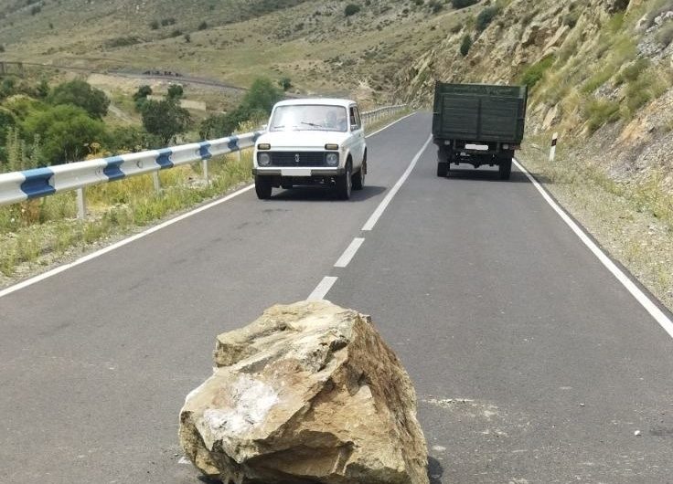 Քարաթափում՝ Սոլակ գյուղի վերջնամասում