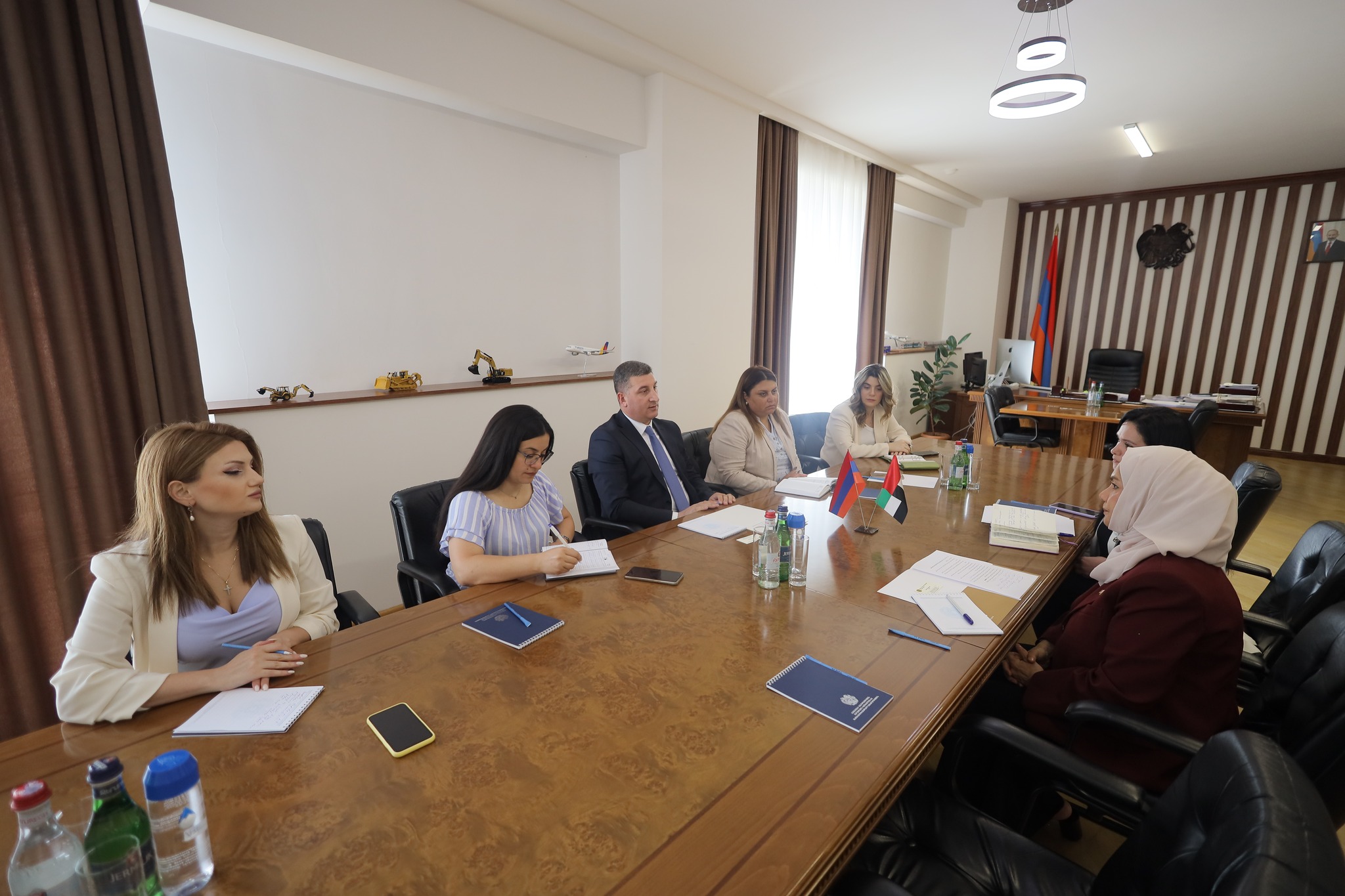 ՏԿԵ նախարարն ընդունել է ԱՄԷ նորանշանակ արտակարգ և լիազոր դեսպանին