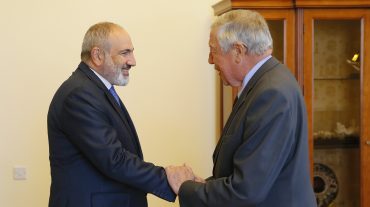 Վարչապետն ընդունել է Ֆրանսուա Ռոշբլուանին