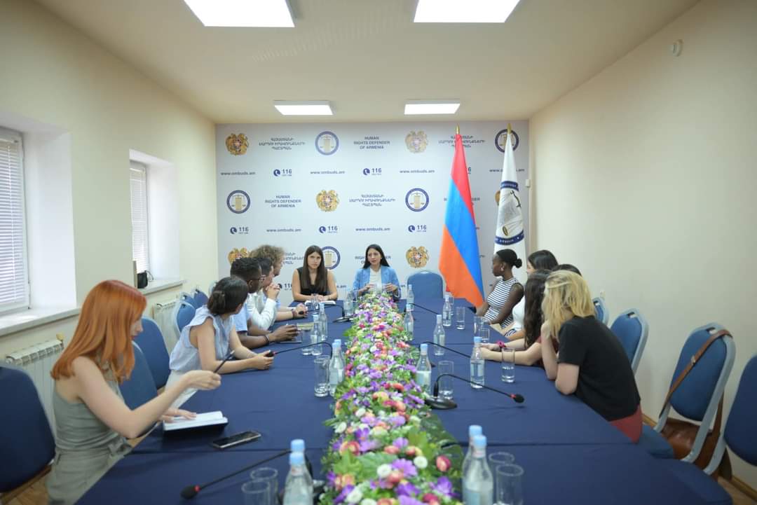 Անկախ լինելու համար անհրաժեշտ է ունենալ անկախության ներքին զգացողություն. Պաշտպան Անահիտ Մանասյանն ընդունել է մարդասիրական իրավունքի և մարդու իրավունքների Ժնևի ակադեմիայի ուսանողներին