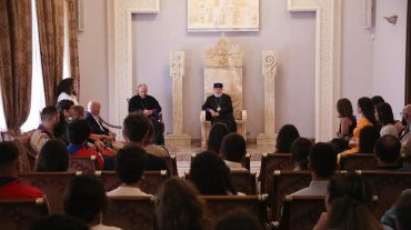 Ամենայն Հայոց Կաթողիկոսն ընդունեց ՀԲԸՄ-ի տարբեր ծրագրերի սփյուռքահայ երիտասարդներին