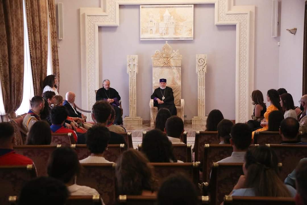 Ամենայն Հայոց Կաթողիկոսն ընդունեց ՀԲԸՄ-ի տարբեր ծրագրերի սփյուռքահայ երիտասարդներին