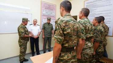 Զինվորական դատախազն այցելել է ՊՆ ուսումնական զորամաս