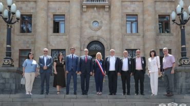 Վլադիմիր Վարդանյանը հանդիպել է Ֆրանսիայի Բուրգ-լե-Վալանսի քաղաքապետի գլխավորած պատվիրակության հետ