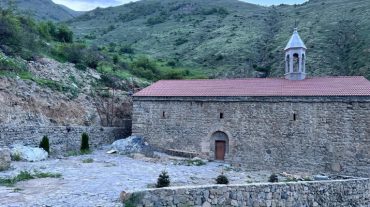 Վերականգնվել է Սյունիքի մարզի Լեռնաձոր համայնքի Քրդիկանց բնակավայրի 17-րդ դարում կառուցված Սբ. Աստվածածին եկեղեցին
