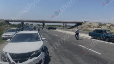 Արարատի մարզում բախվել են Ford Focus-ը, Toyota Camry-ն ու 07-ը. 3 հոգի տեղափոխվել է հիվանդանոց