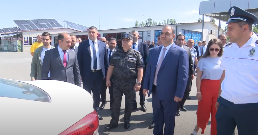 ՆԳ նախարարը ծանոթացել է ՆԳՆ Արտաշատի նորակառույց հաշվառման-քննական բաժանմունքի պայմաններին