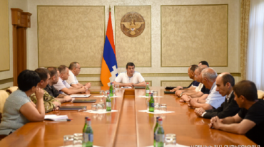 Արայիկ Հարությունյանը խորհրդակցություն է հրավիրել հրատապ հումանիտար ու անվտանգային հարցերի շուրջ