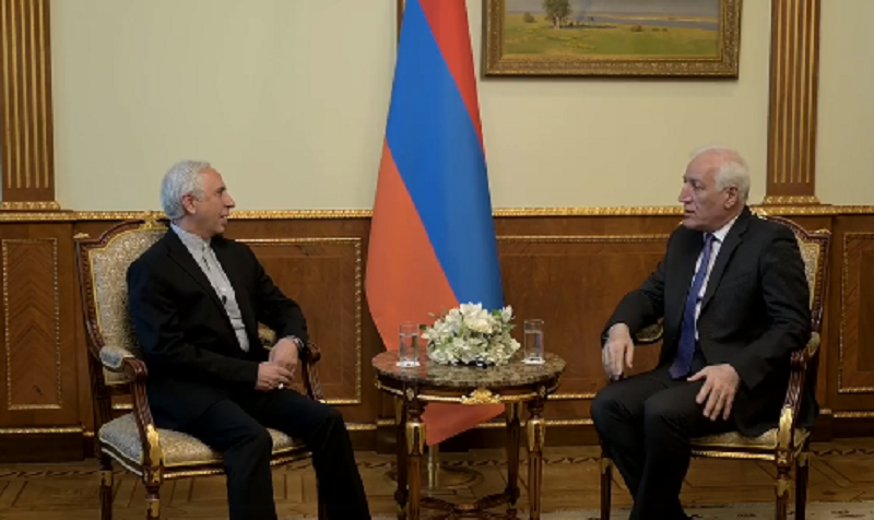 Վահագն Խաչատուրյանը հրաժեշտի հանդիպում է ունեցել Հայաստանում Իրանի դեսպանի հետ