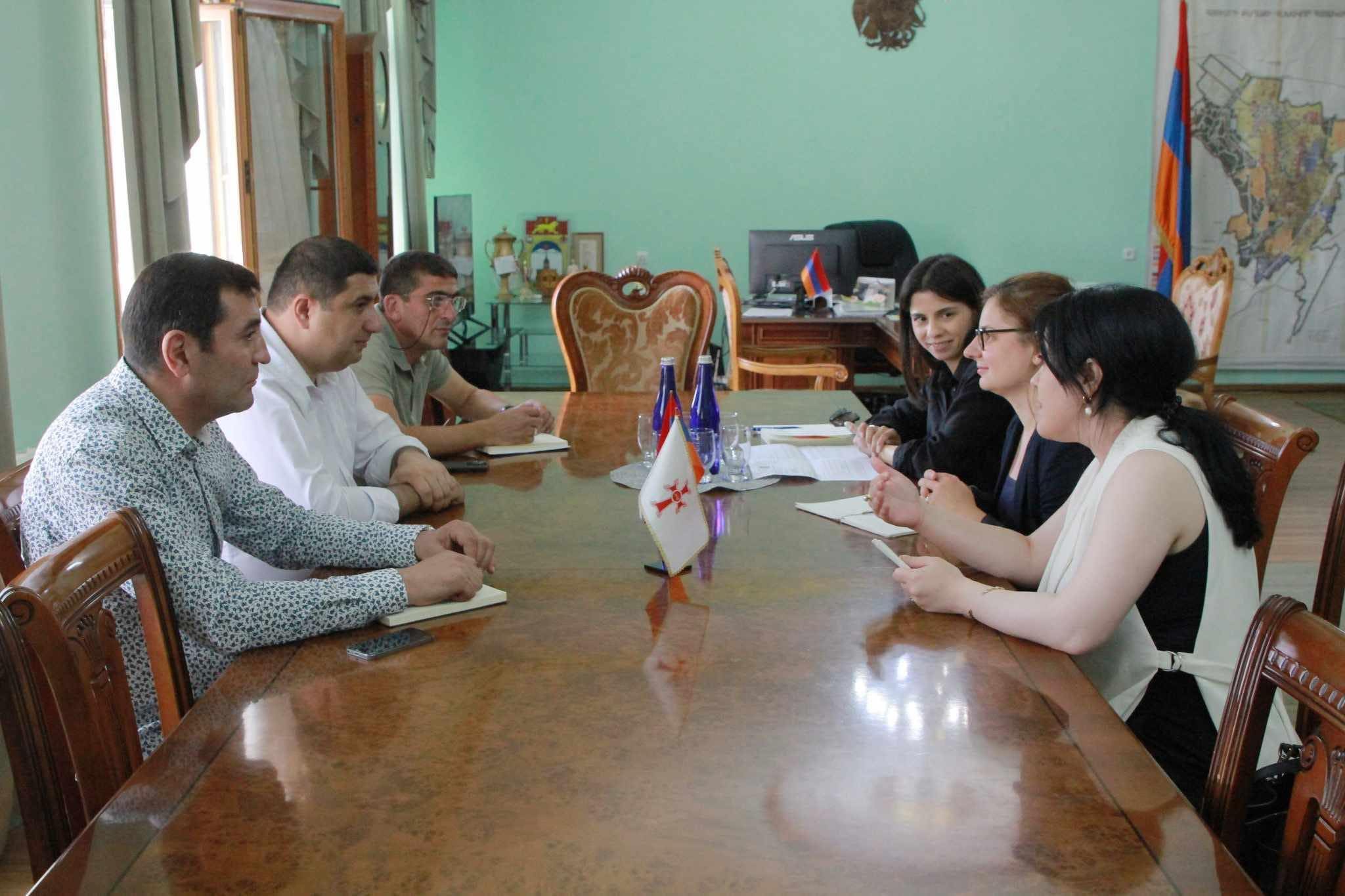 ՎԶԵԲ-ի ներկայացուցիչները Գյումրիում քննարկել են բանկի ֆինանսավորմամբ իրականացվող փողոցաշինական ծրագրի նախագծերը