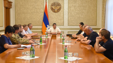 Հրատապ ու արդյունավետ քայլերի ձեռնարկման սուր անհրաժեշտություն կա. Արցախի նախագահը խորհրդակցություն է հրավիրել անվտանգային և հումանիտար մարտահրավերների շուրջ
