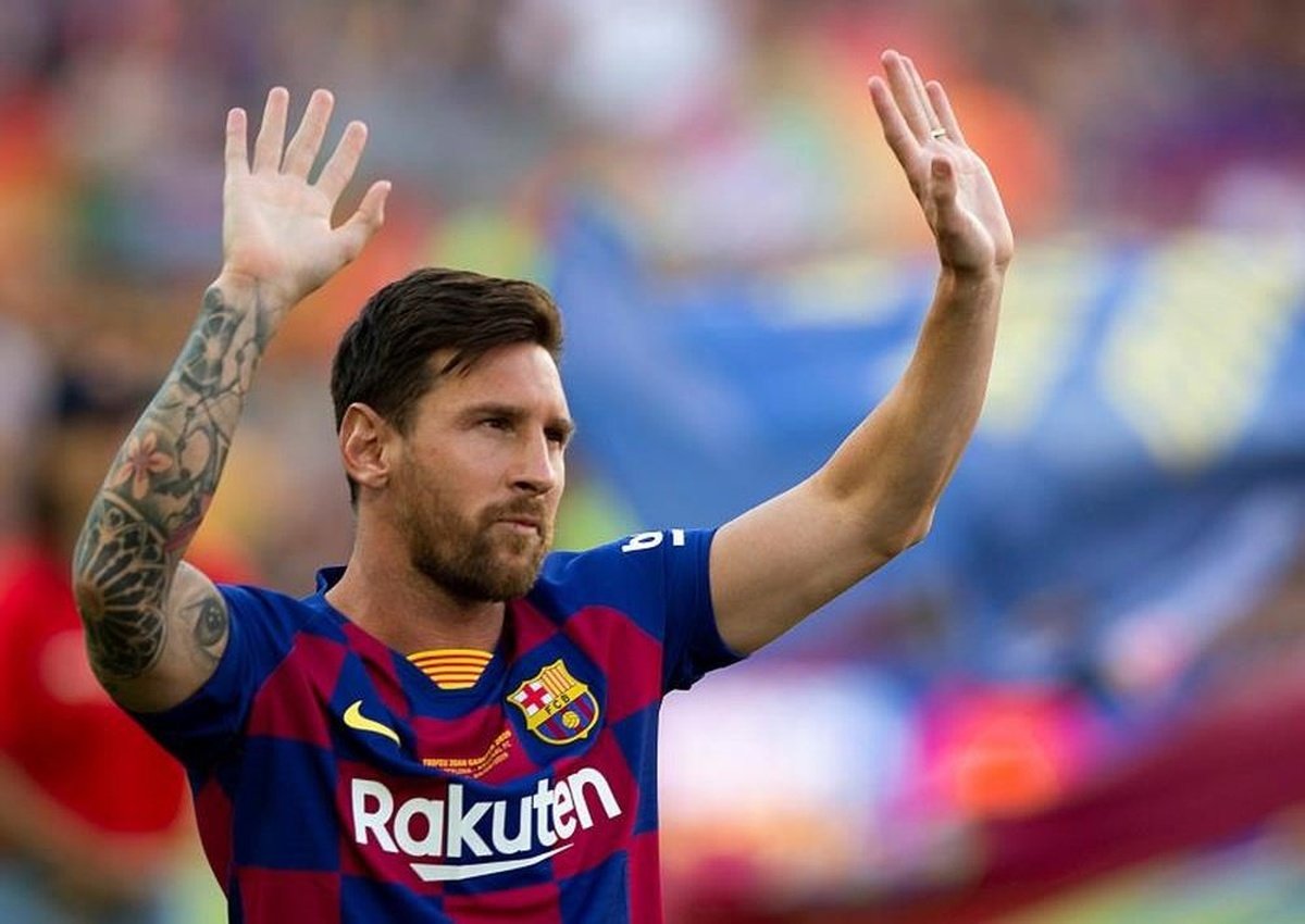 Messi Chicken Sandwich․ Մեսսին ներկայացրել է իր ֆիրմային բուրգերը