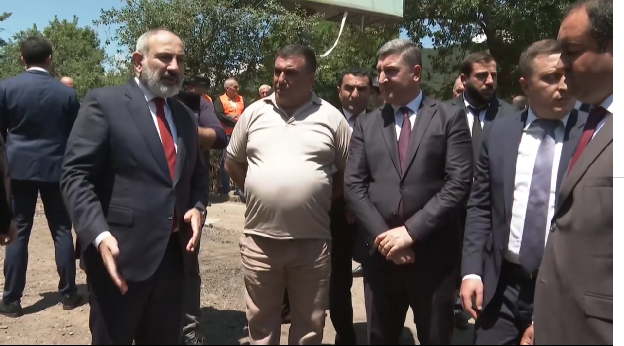Վարչապետը Ծաղկաձորում ծանոթացել է սպորտբազայից մինչև Սևանի մայրուղի ձգվող ճանապարհի նորոգման աշխատանքներին