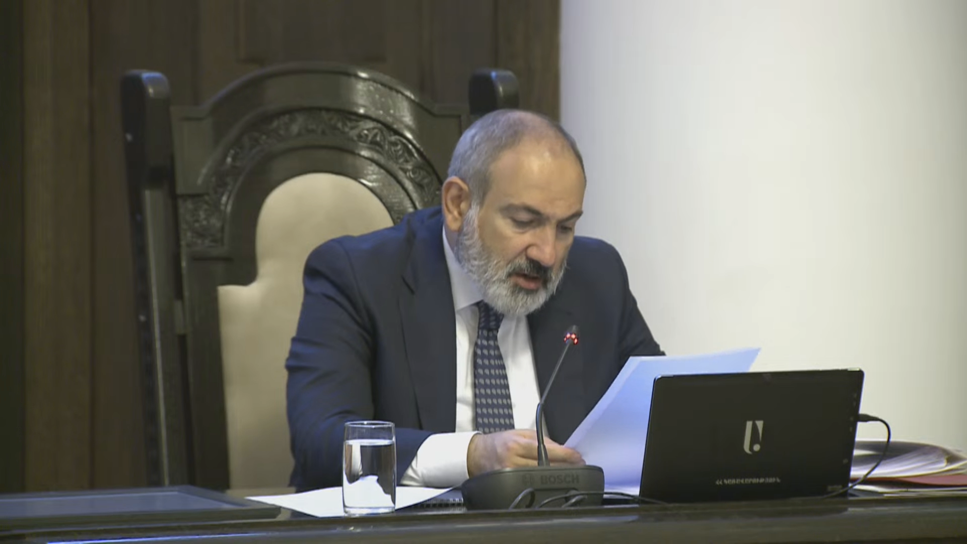 Անհրաժեշտ է լսել ԼՂ-ում ՌԴ խաղաղապահ զորախմբի պարզաբանումը, թե ինչու  չեն ապահովում հումանիտար օգնության մուտքը ԼՂ. Փաշինյան