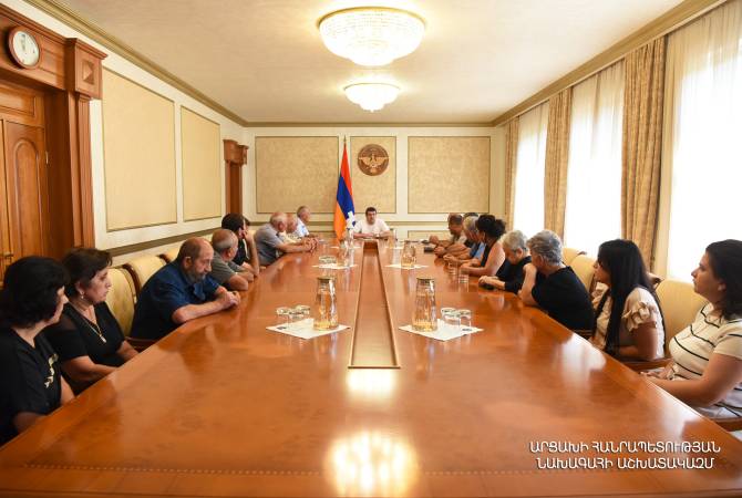Արցախի նախագահը հանդիպել է Զոհված և անհետ կորած զինծառայողների հարազատների միության անդամների հետ
