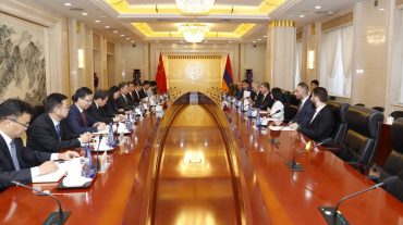 Գնել Սանոսյանն ու ՉԺՀ տրանսպորտի նախարարն անդրադարձել են ենթակառուցվածքների վերակառուցման նախագծերում չինական ընկերությունների ներգրավմանը