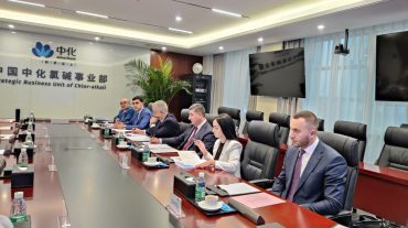 Գնել Սանոսյանը ՉԺՀ-ում հանդիպել է «Sinochem Holdings»ի Քլորալկալիների արդյունաբերության  բիզնես ստորաբաժանման գլխավոր տնօրենի հետ