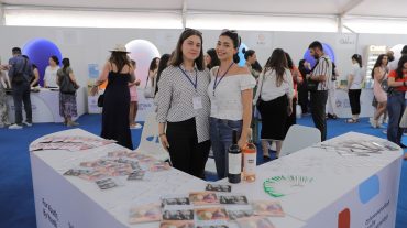 Ազգային երիտասարդական համաժողովի մասնակիցների համար Ազատության հրապարակում բացվել է «Ստեղծված է երիտասարդների կողմից» էքսպոն