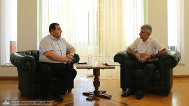 Արցախի ԱԺ նախագահն ու պետնախարարը քննարկել են երկրում առկա սոցիալ-տնտեսական խնդիրները