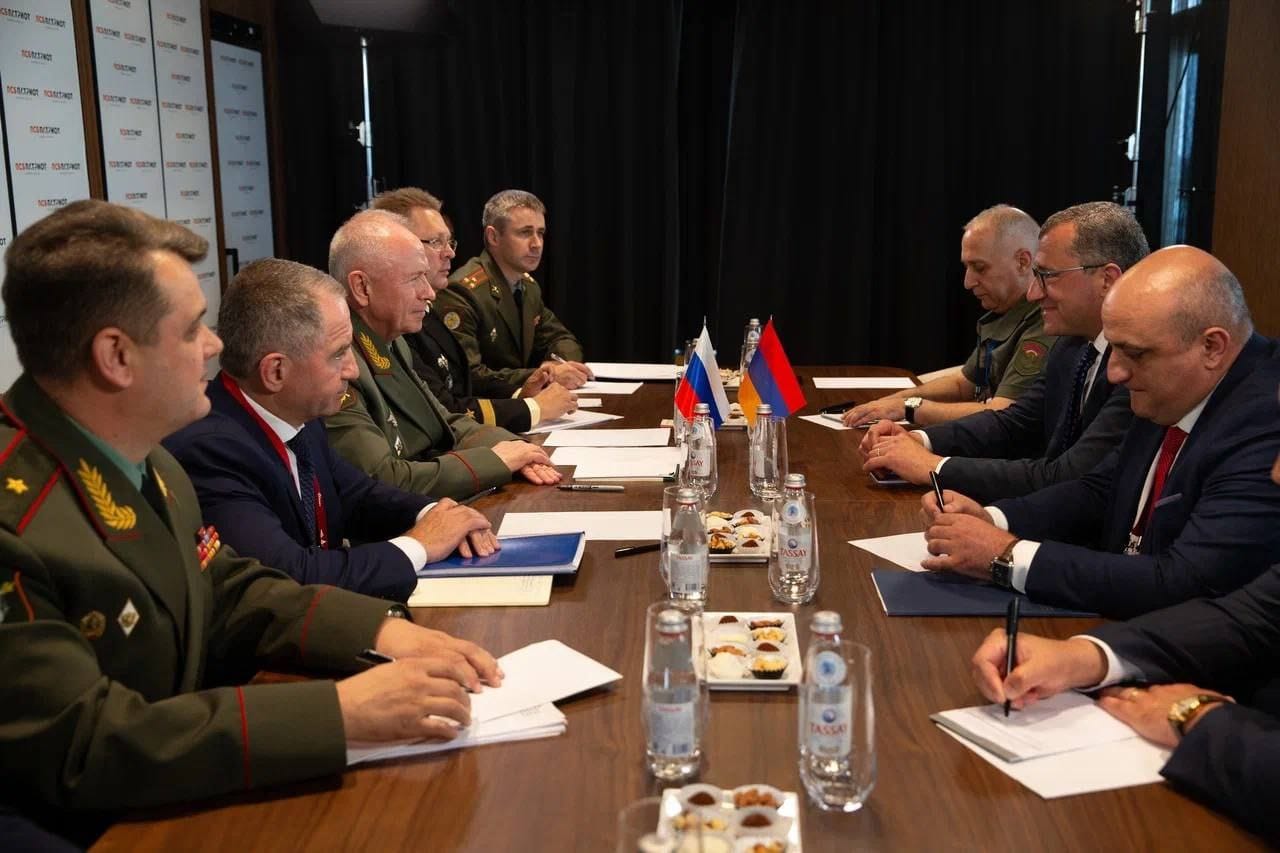 ՀՀ պաշտպանության նախարարի տեղակալ Կարեն Բրուտյանը հանդիպել է ՌԴ պաշտպանության նախարարի տեղակալ Ալեքսանդր Ֆոմինի հետ