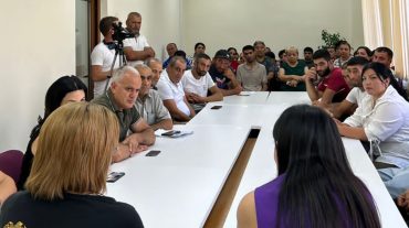 Գորիսում կայացել է հանդիպում քաղաքացիների հետ՝ ներկայացնելու սահմանամերձ գյուղական բնակավայրերում պետության աջակցությամբ սեփական տուն կառուցելու ծրագրի մանրամասները