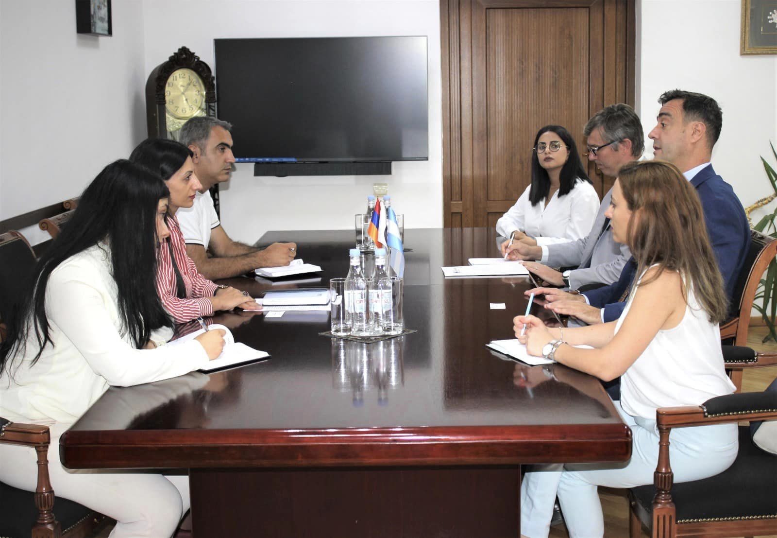 Անահիտ Մանասյանն Արգենտինայի դեսպանին ներկայացրել է Լաչինի միջանցքի արգելափակման հետևանքով մարդու իրավունքների պաշտպանության խնդիրները