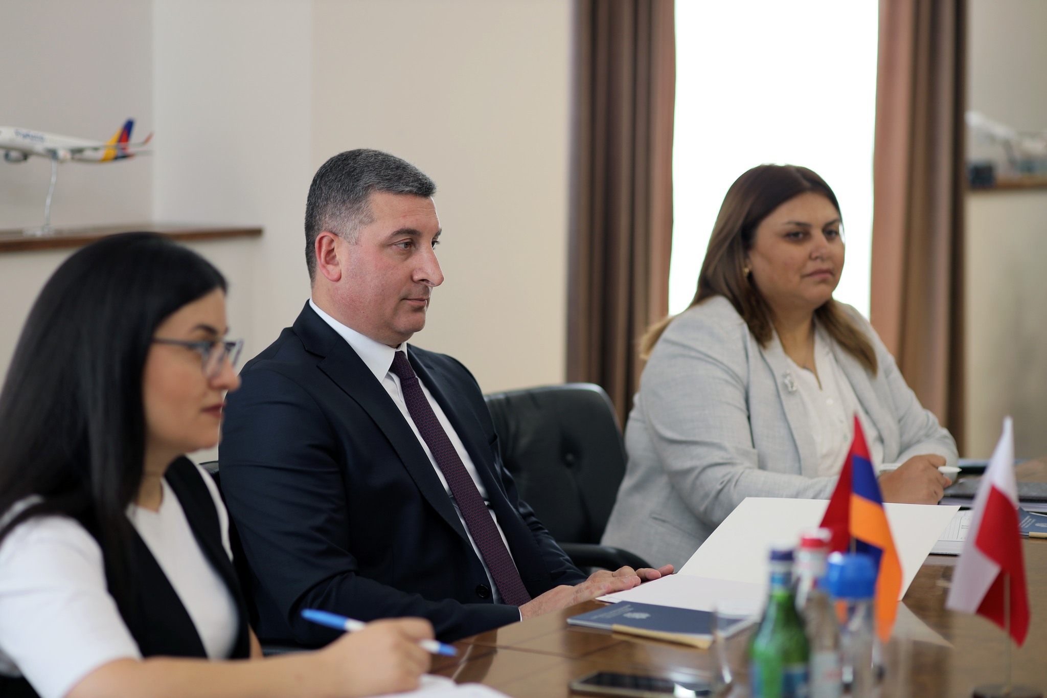 Գնել Սանոսյանն ընդունել է Հայաստանի Հանրապետությունում Լեհաստանի Հանրապետության նորանշանակ արտակարգ և լիազոր դեսպան Պյոտր Սկվեչինսկիին