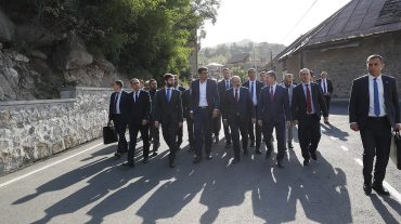 Վարչապետն այցելել է Գորիս, Քարաշեն և Ակներ, ծանոթացել ենթակառուցվածքների զարգացման ծրագրերի ընթացքին