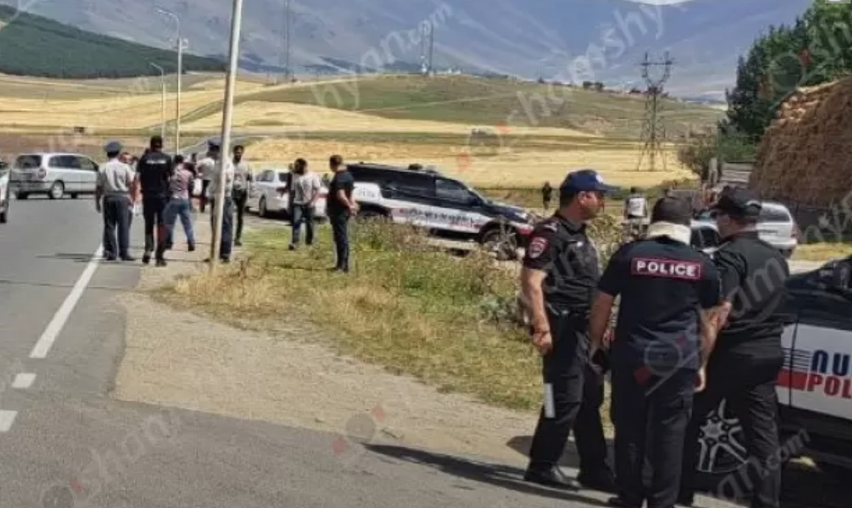 9-ամյա տղային մահվան ելքով վրաերթի ենթարկած «ԿաՄազի» վարորդին մի կերպ են փրկել հաշվեհարդարից