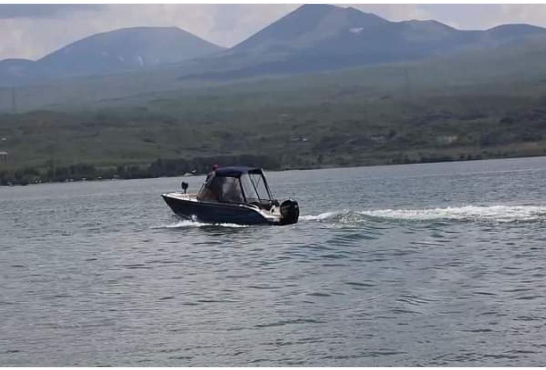 Ջրափրկարարները քաղաքացիներին մոտորանավակով դուրս են բերել ափ