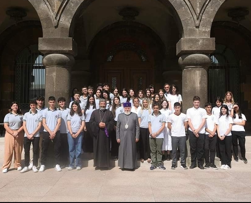 Ամենայն Հայոց Կաթողիկոսն ընդունեց Արգենտինահայ դպրոցականներին