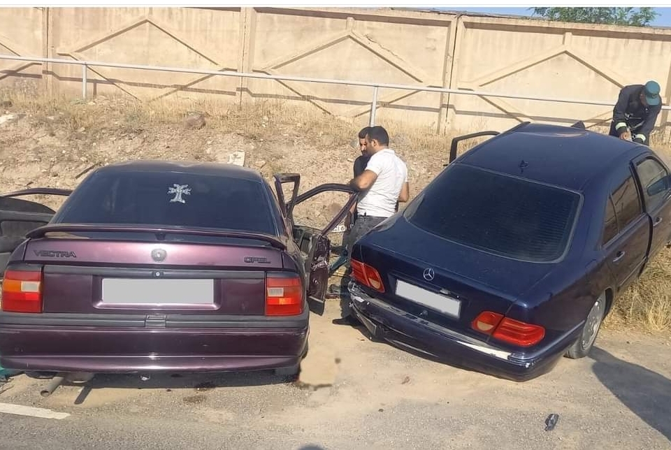 Քարակերտ գյուղում բախվել են «Opel Vectra» և «Mercedes-Benz» մակնիշների ավտոմեքենաները. կա զոհ և երկու տուժած