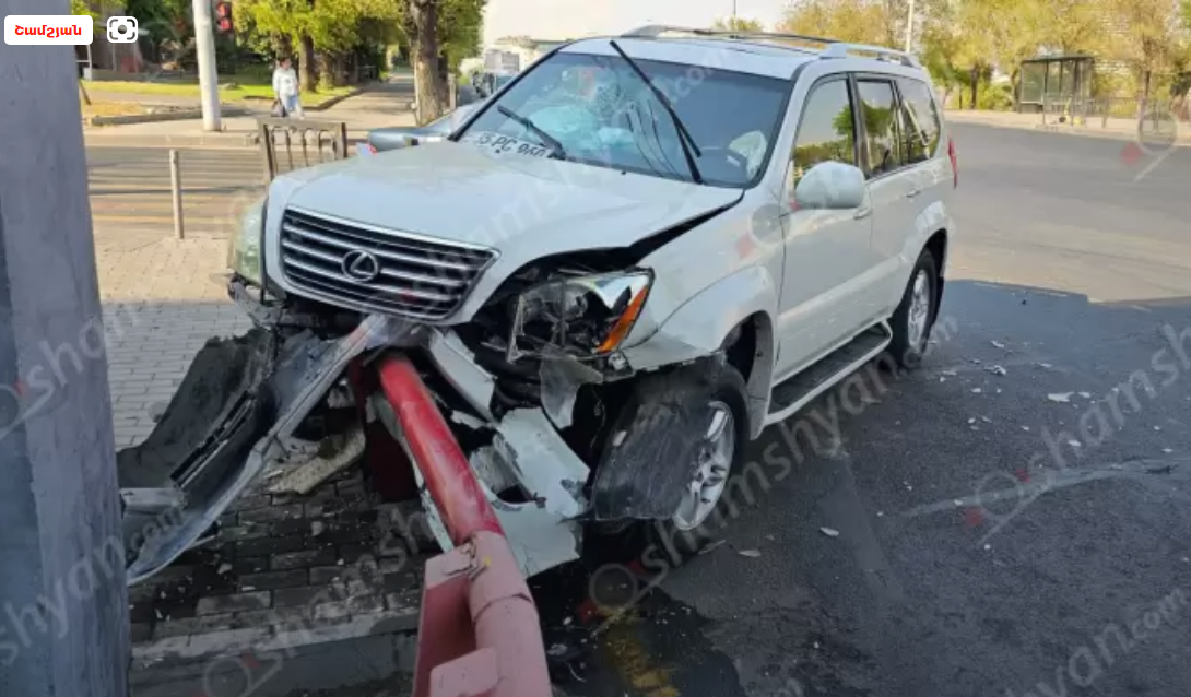 Երևանում բախվել են Lexus-ն ու Opel-ը. 5 վիրավորից 3-ը երեխաներ են