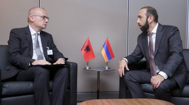 Արարատ Միրզոյանը հանդիպել է Ալբանիայի ԱԳ նախարարի հետ