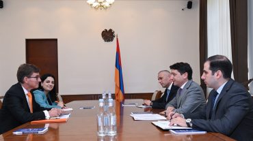 Ֆինանսների նախարարը հանդիպել է Նիդերլանդների դեսպանի հետ