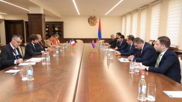 Սուրեն Պապիկյանը Ժան-Լուի Բուրլանժի հետ քննարկել է տարածաշրջանային անվտանգությանն առնչվող հարցեր