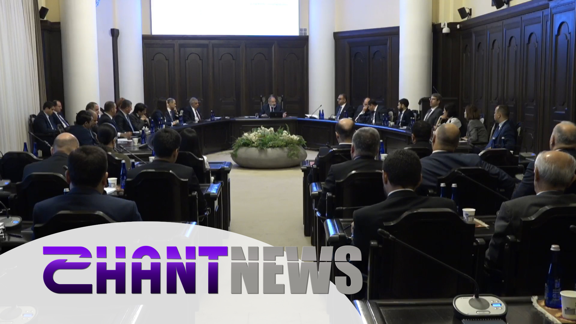 Այլ երկրներ մեկնելիս անձնագրերում կլոր կնիքներ չեն դրվի. գործադիրի որոշումները
