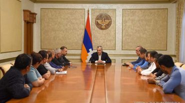 Արցախի նախագահը հանդիպել է Հադրութի շրջանից տեղահանված մի խումբ բնակիչների հետ