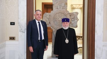 Ամենայն Հայոց Կաթողիկոսը ՀՀ-ում ԵՄ դեսպան Վասիլիս Մարագոսին ներկայացրել է ԼՂ-ում Ադրբեջանի կողմից սանձազերծված լայնածավալ ռազմական գործողությունների ծանր հետևանքները
