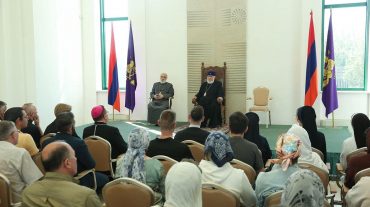 Ամենայն Հայոց Կաթողիկոսն ընդունել է կաթոլիկ ուխտավորներին