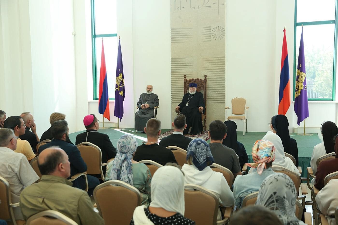 Ամենայն Հայոց Կաթողիկոսն ընդունել է կաթոլիկ ուխտավորներին