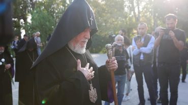 Ամենայն Հայոց Կաթողիկոսն  այցելեց «Եռաբլուր» զինվորական պանթեոն